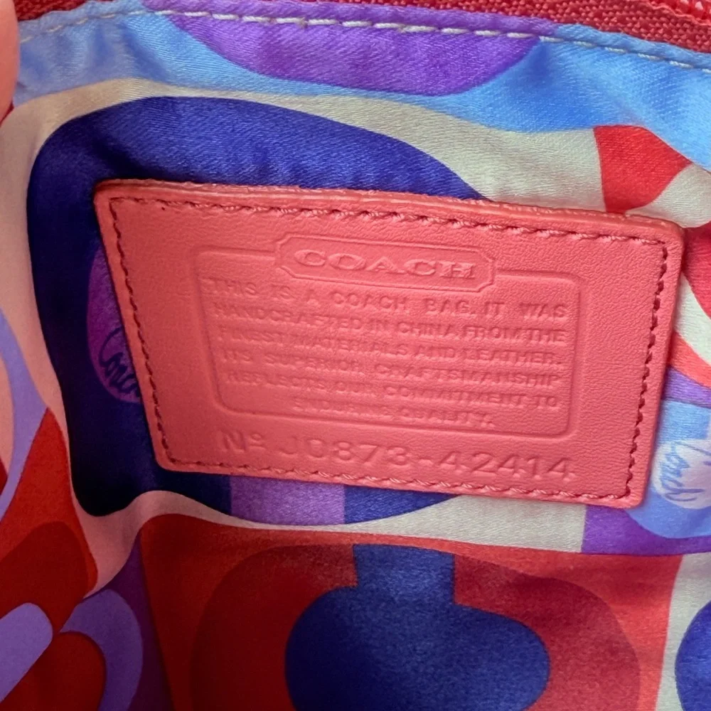 NWT Coach Punch Pink Leather Wristlet - Picture 11 of 15